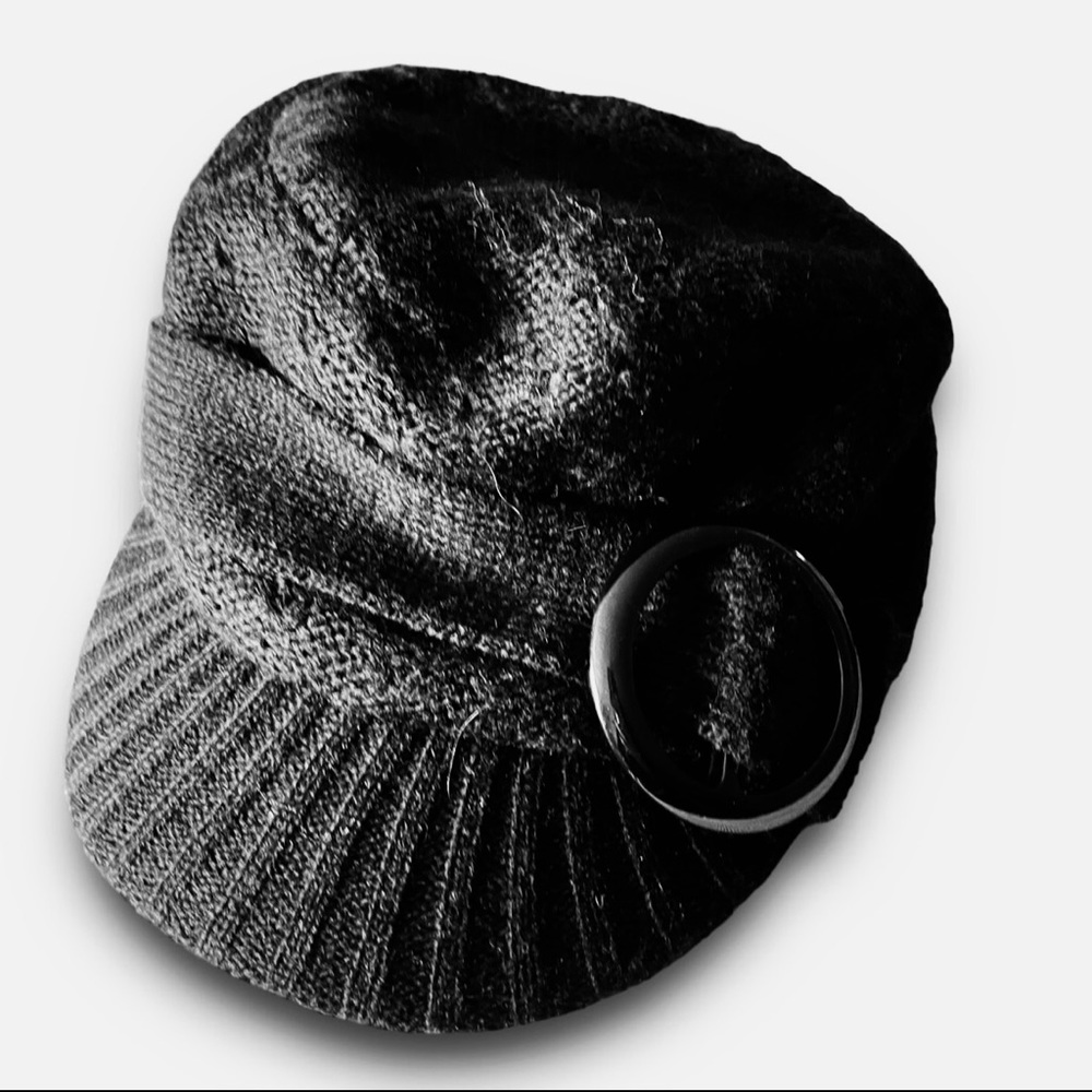Women’s Black wool hat fleece lining warm